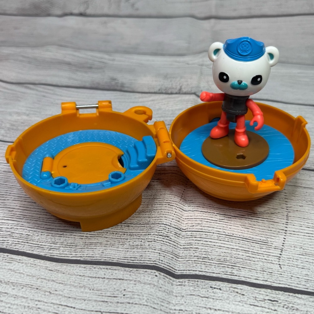Octonauts Captain Barnacle with on the go pod attachment